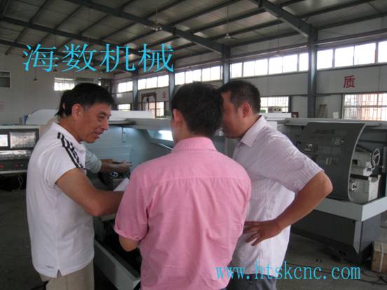 Qinhuangdao customers to the company acceptance CNC lathes［Photos］
